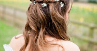 30 Trendiest And Most Chic Half Updos For Brides