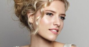 45 Charming Bride’s Wedding Hairstyles For Naturally Curly Hair
