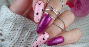 It Seems That Everyone Is Obsessed With Pink Nails This Season