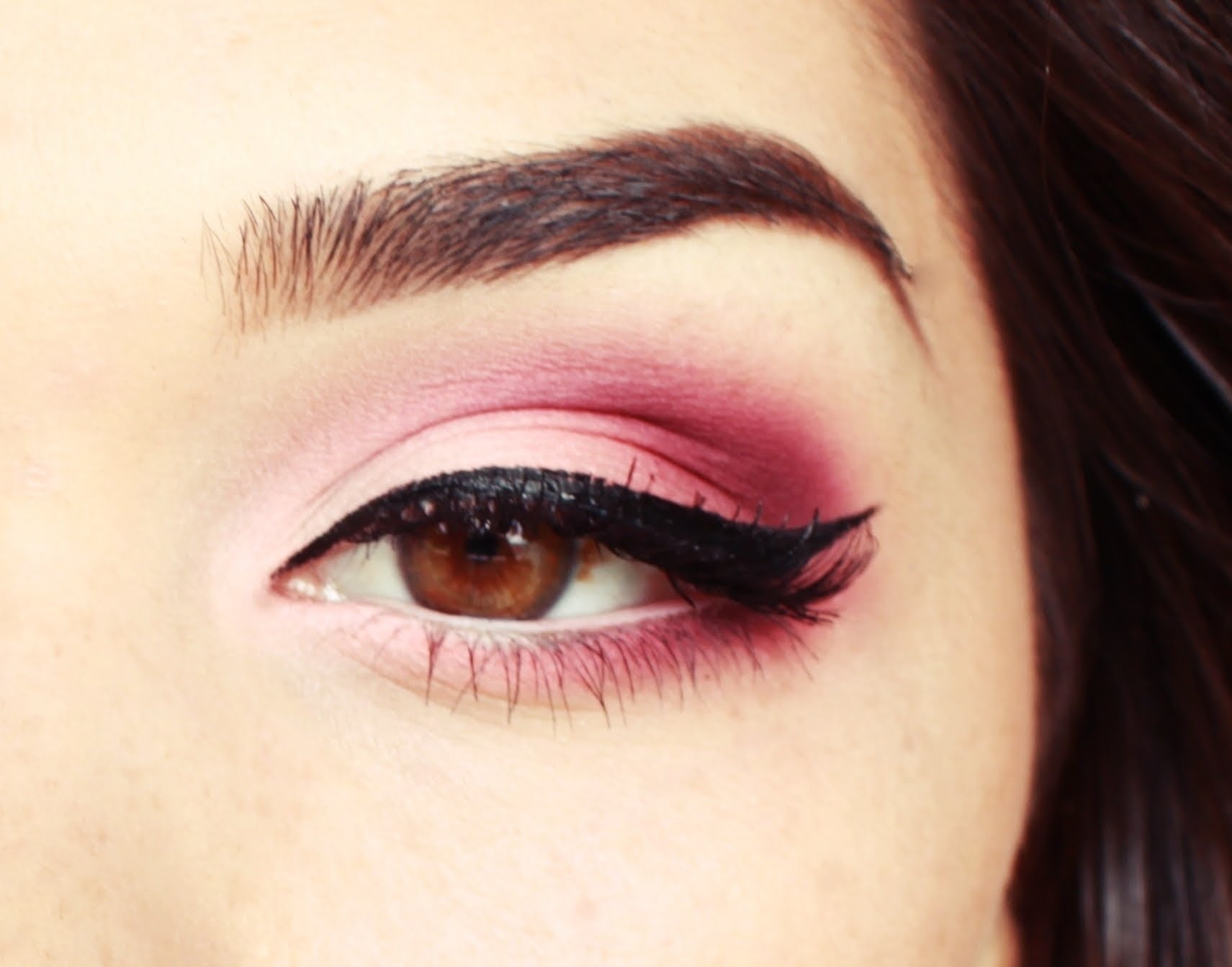 Neutral with a dark pink blended corner