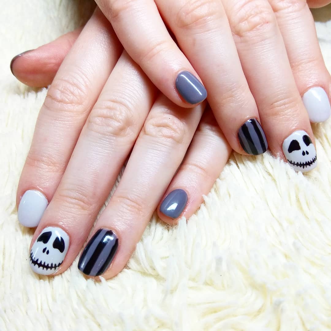 Unique and Simple DIY Halloween Nails