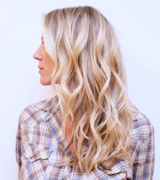 Charming Blond Wavy Hairstyle