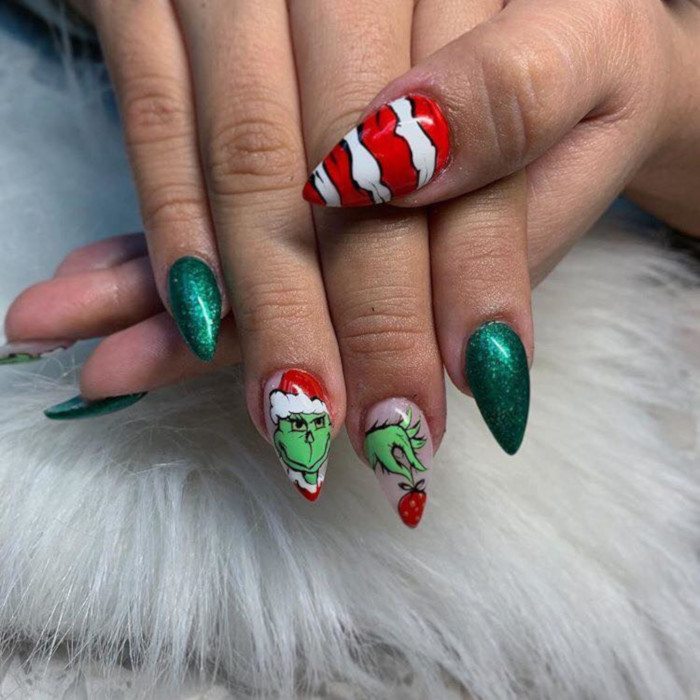 16-Festive-Nail-Art-Ideas-To-Copy-Grinch-nails