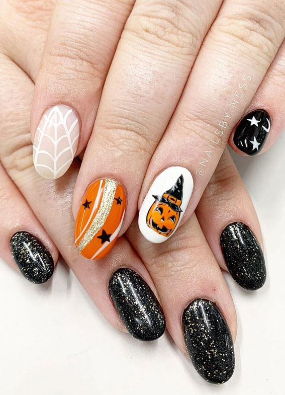 glitter halloween nails, mixed halloween nails, halloween nails, halloween nail art, halloween nail designs 2020