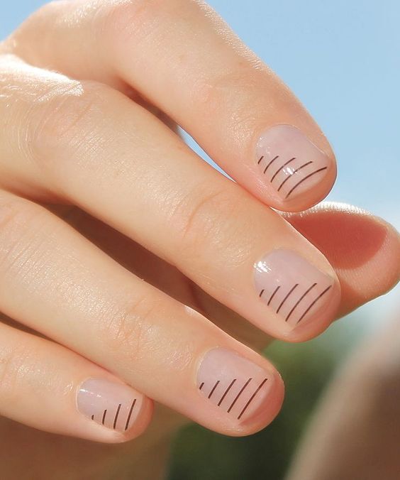 15 Gorgeous Minimalist Nail Design Ideas