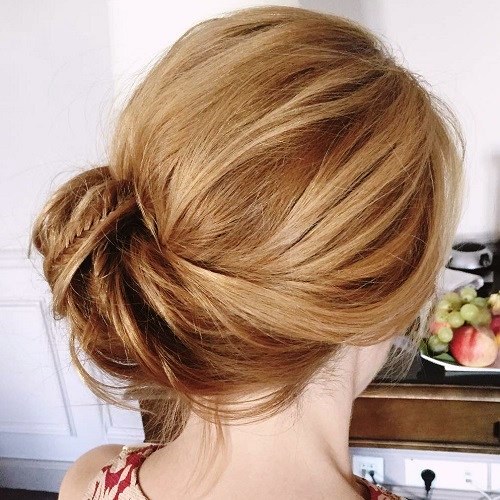 Short and Messy Hairstyle with a Side Twist