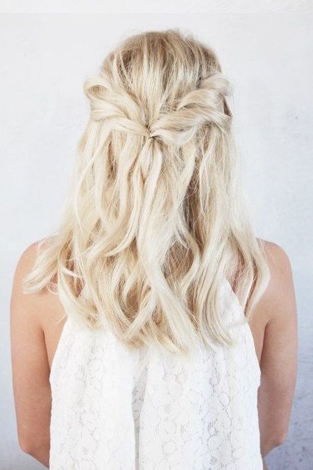 a simple loose side braid is all you need to look trendy and you can make it fast in a couple of minutes