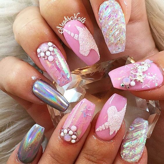 Glorious Unicorn Silhouette and Horn Mani