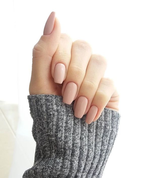 nude glossy nails with metallic stripes for a modern accent - a chic idea to make your nails catchy