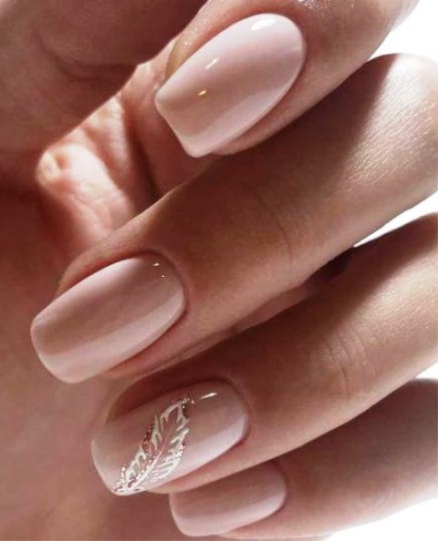 shiny blush nails are classics that fits every bridal style and is always actual to complete your look with elegance