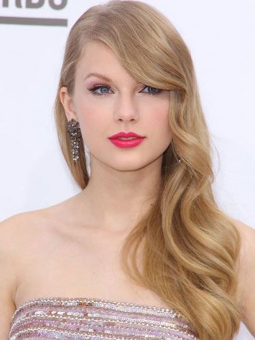 Hollywood waves on one side are a statement hairstyle that will fit a vintage bride