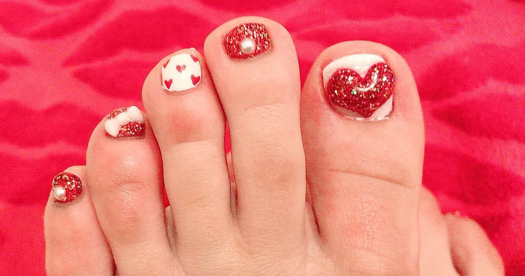 Cute 3D Heart Design Toe Nail Art Design