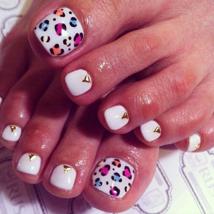 Multicolor Polka Nail Art Design for Toe