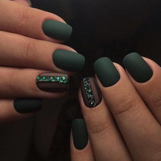 matte hunter green and white nails, with gold studs for a lovely fall-inspired bridal look