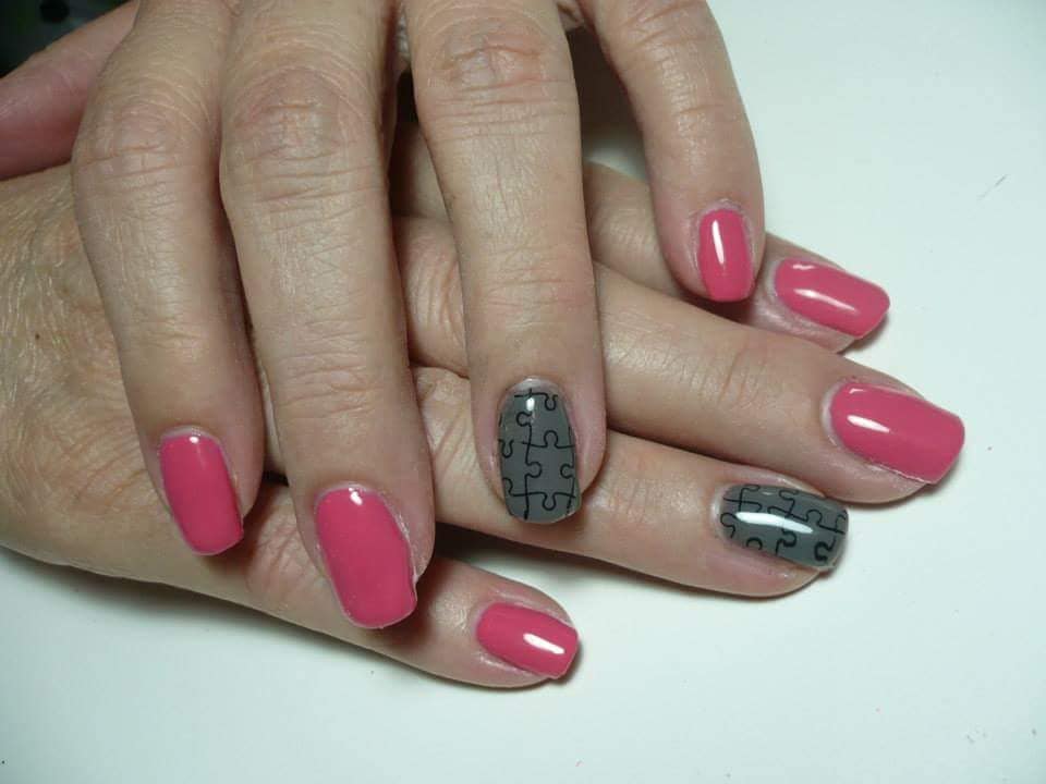 Amazing Pink Nails with Exceptional Gray Nail