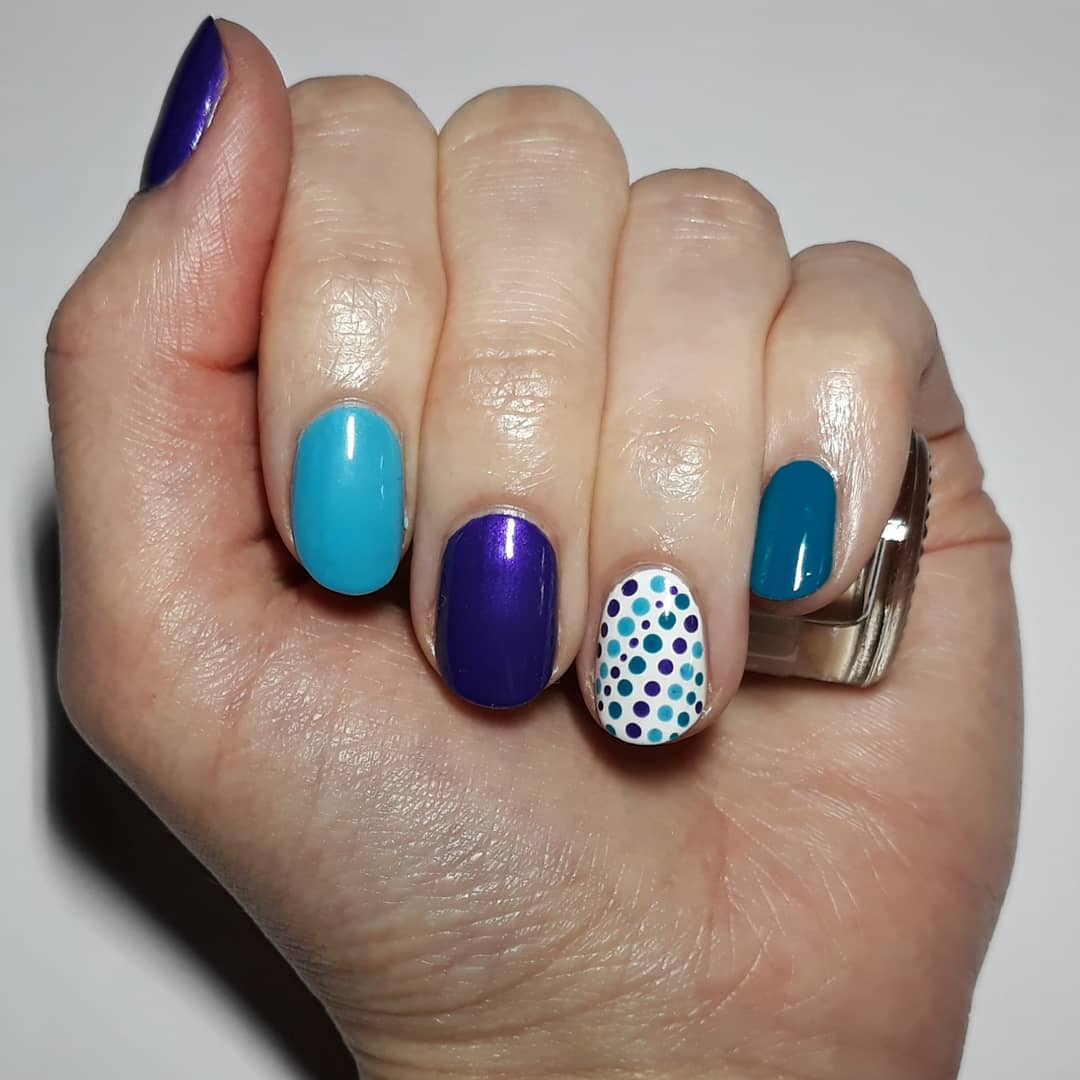 Almond Style Nail Art with Blue and Purple Nails