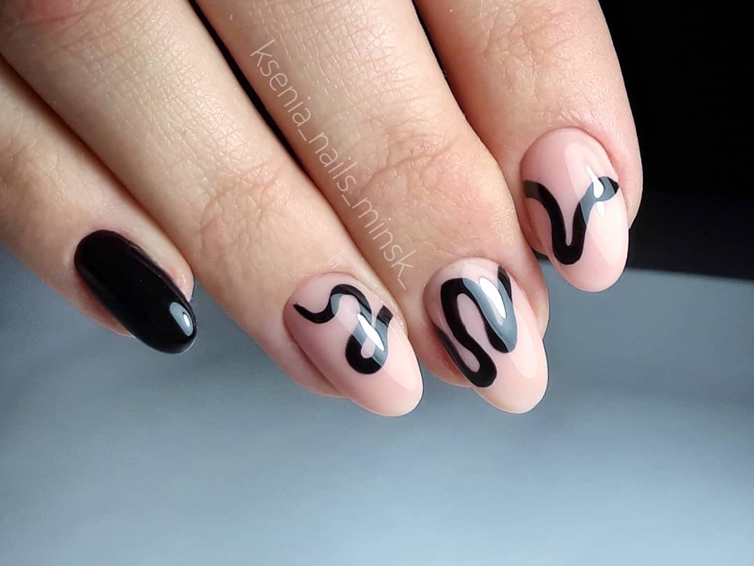 Snake Design Amazing Nail Art for Neutral Nails