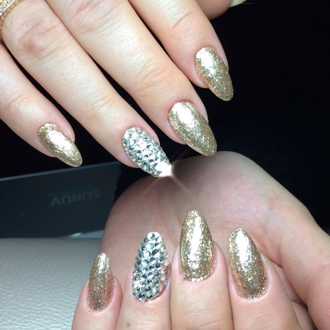 Glowing Exceptional Silver Names with Golden Nails
