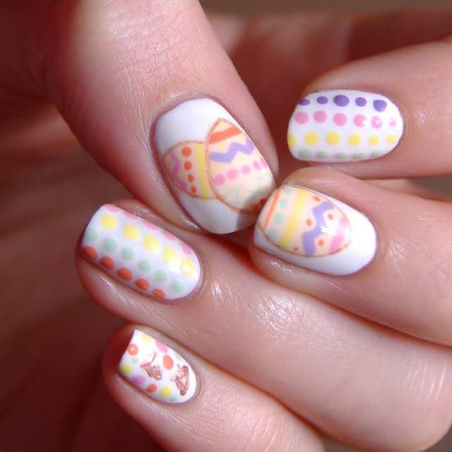 Pretty Polka Dots and Easter Egg On Short Oval Matt White Holiday Nails