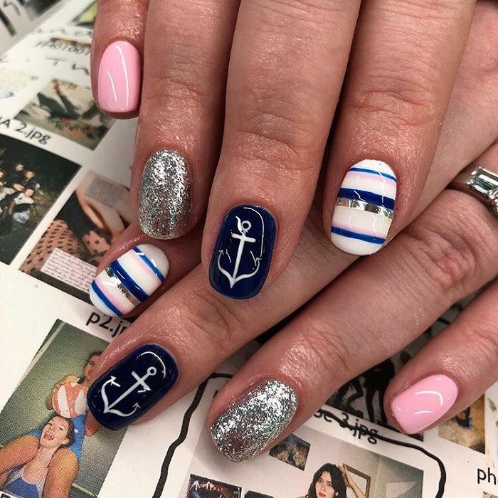 Cute Summer Nail Art to Swoon Over nautical nails