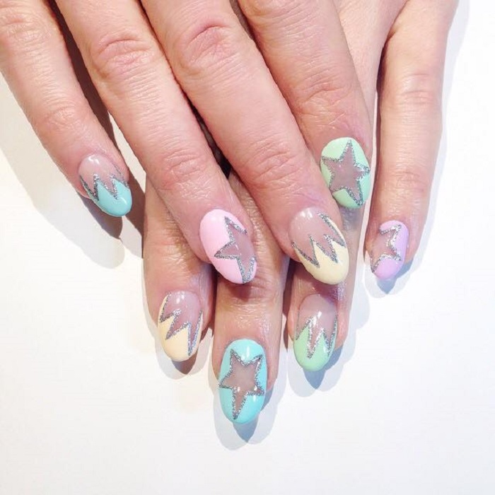 Cute Summer Nail Art to Swoon Over star nails