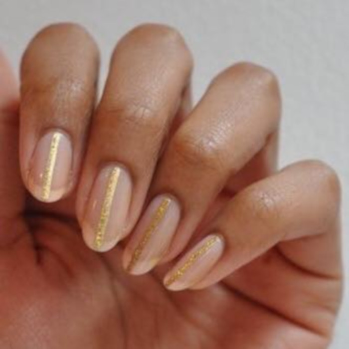 Easy-Nail-Designs-For-Lazy-Girls clear nails with gold stripe