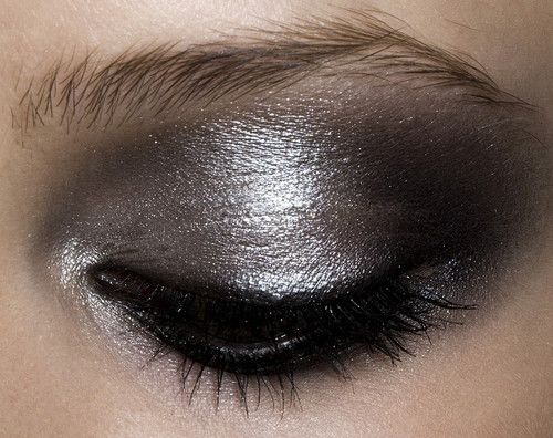 How to Pull Off Mismatched Eye Makeup