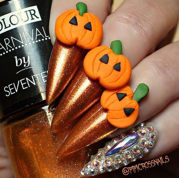 Insane-Halloween-Nail-Art-That-Will-Make-You-Swoon-pumpkin nails