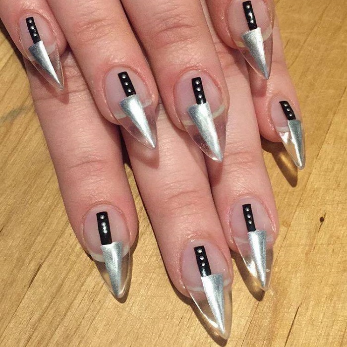 Insane-Halloween-Nail-Art-That-Will-Make-You-Swoon-knife nails