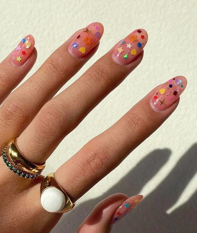 it seems that everyone is obsessed with pink nails