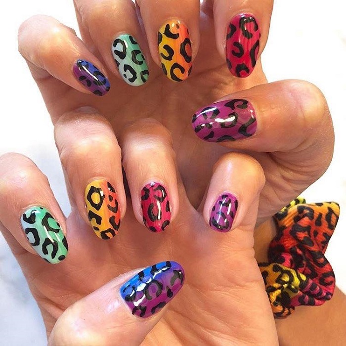The-Biggest-Fall-2018-Nail-Trends-statement print nails