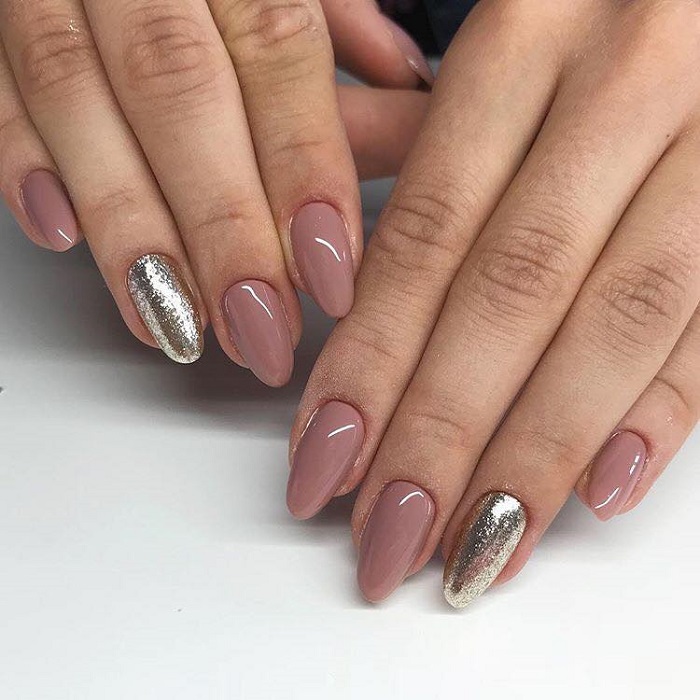 The-Biggest-Fall-2018-Nail-Trends-nude nails