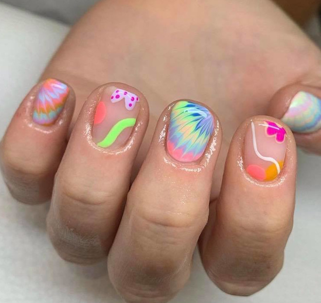 tie-dye nails are trending for fall