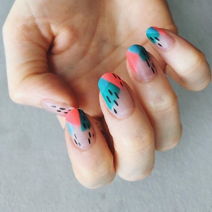 Upgrade-Your-Mani-With-These-Negative-Space-Nail-Art-Ideas-matte