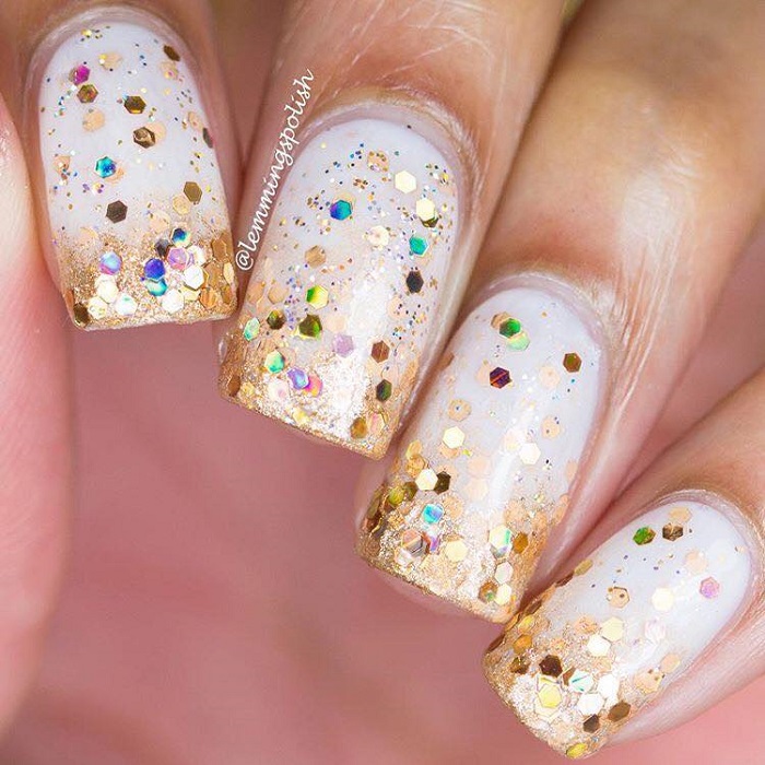Wedding-Nail-Art-For-The-Sophisticated-Bride-gold glitter